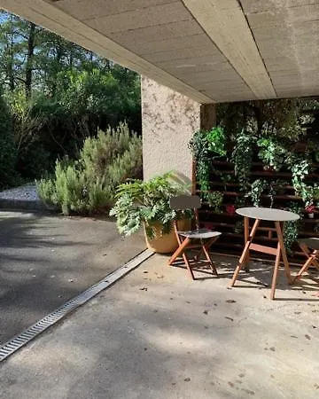 Les Rives De Caupian Guest house