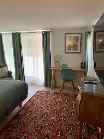 ゲストハウス Les Rives De Caupian 3*